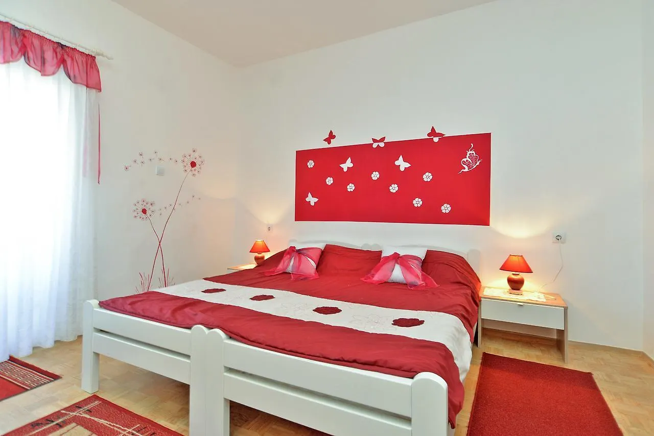 Apartments Stjepan 725 Fazana