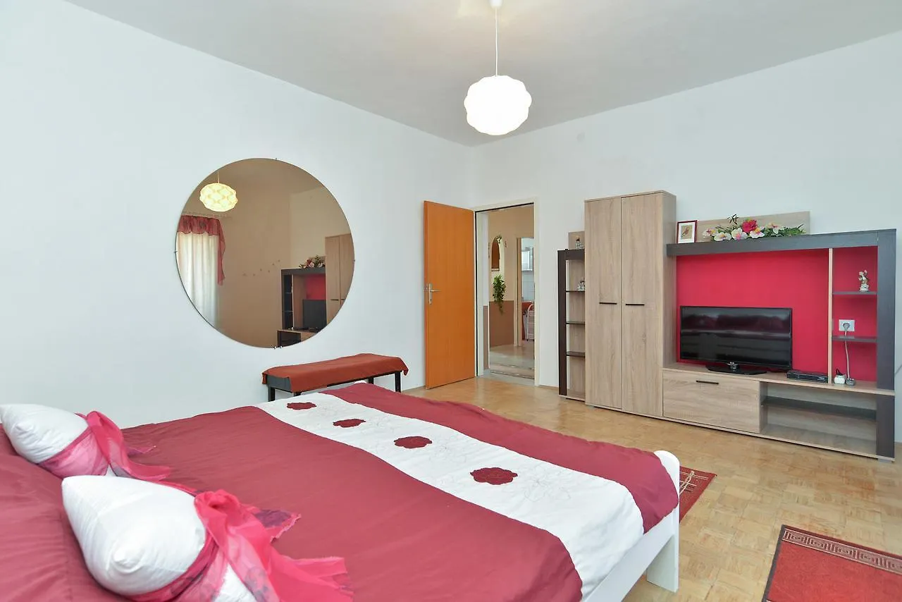 Apartments Stjepan 725 Fazana 0*,