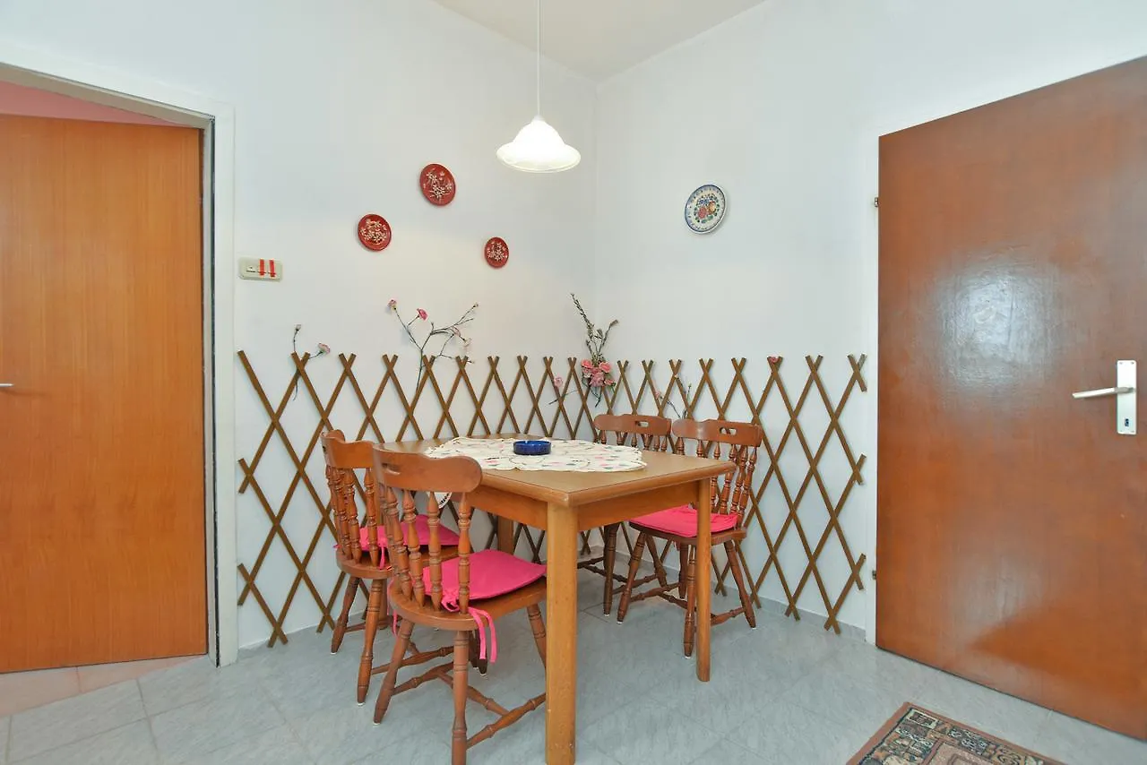 Apartments Stjepan 725 Fazana