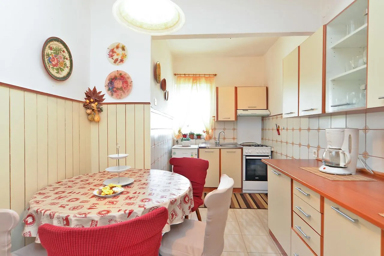 Apartments Stjepan 725 Fazana